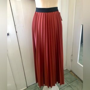 Rust Pleated Skirt Elastic Waistband Made in Italy NWT